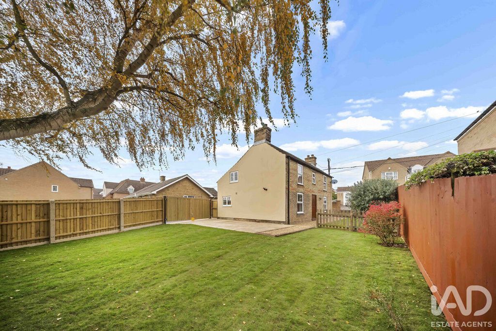 Property photo 2 of 26