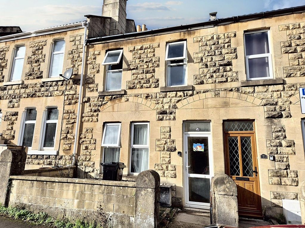 Property photo 3 of 13 Traditional Stone-Front Terraced House With Classi...