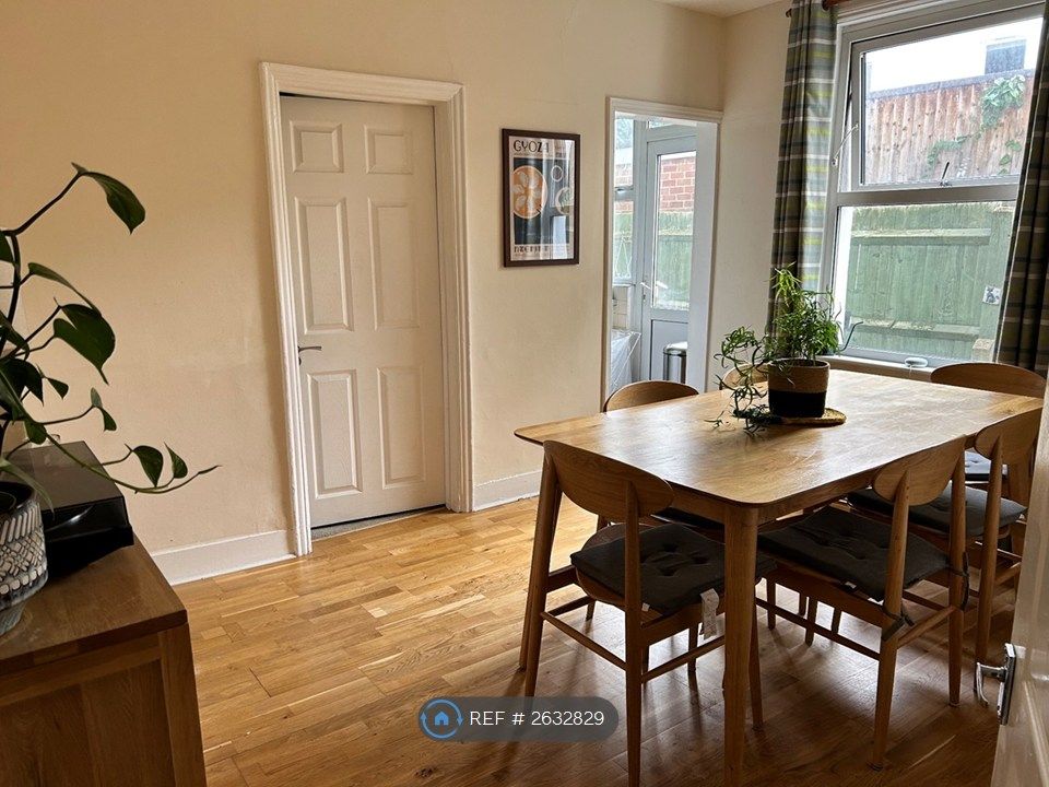 Property photo 2 of 9 Dining Room
