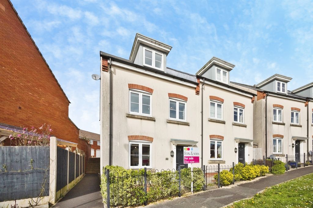 Property photo 1 of 20