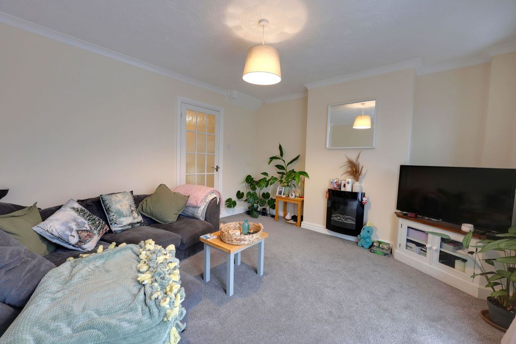 Property photo 2 of 34