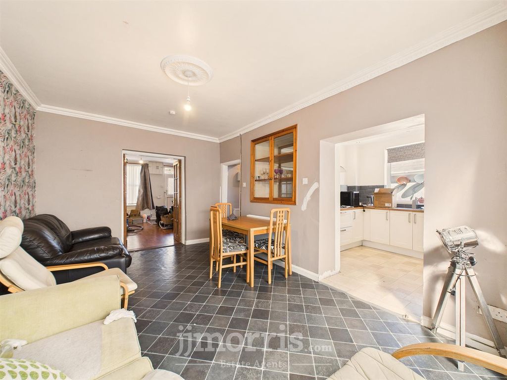 Property photo 2 of 38 Dining Room