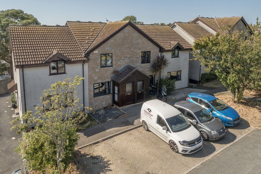 Property photo 1 of 20 2-6A7c8Cde1B6c1-1...