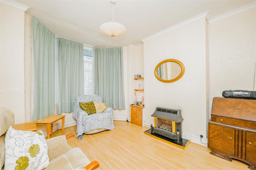 Property photo 2 of 22 P1412169.Jpg