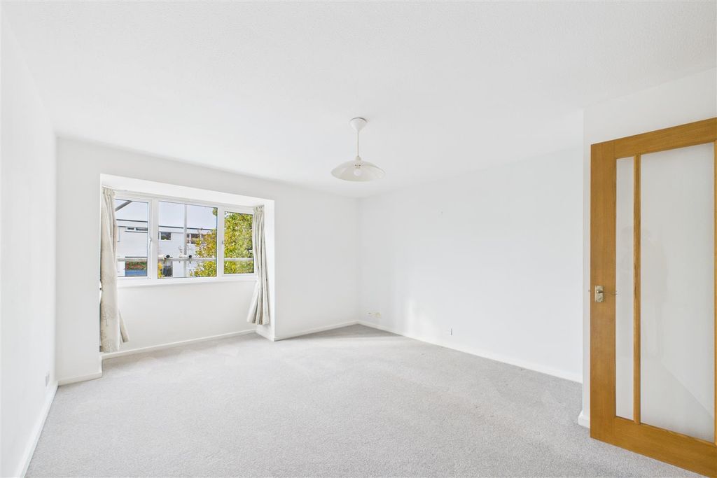 Property photo 3 of 10 Cam01894G0-Pr0242-Still008.Jpg