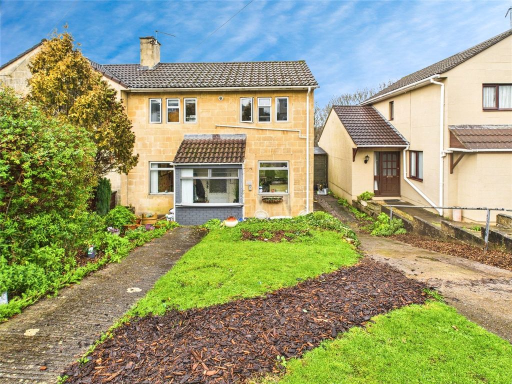 Property photo 2 of 23 Picture No. 15