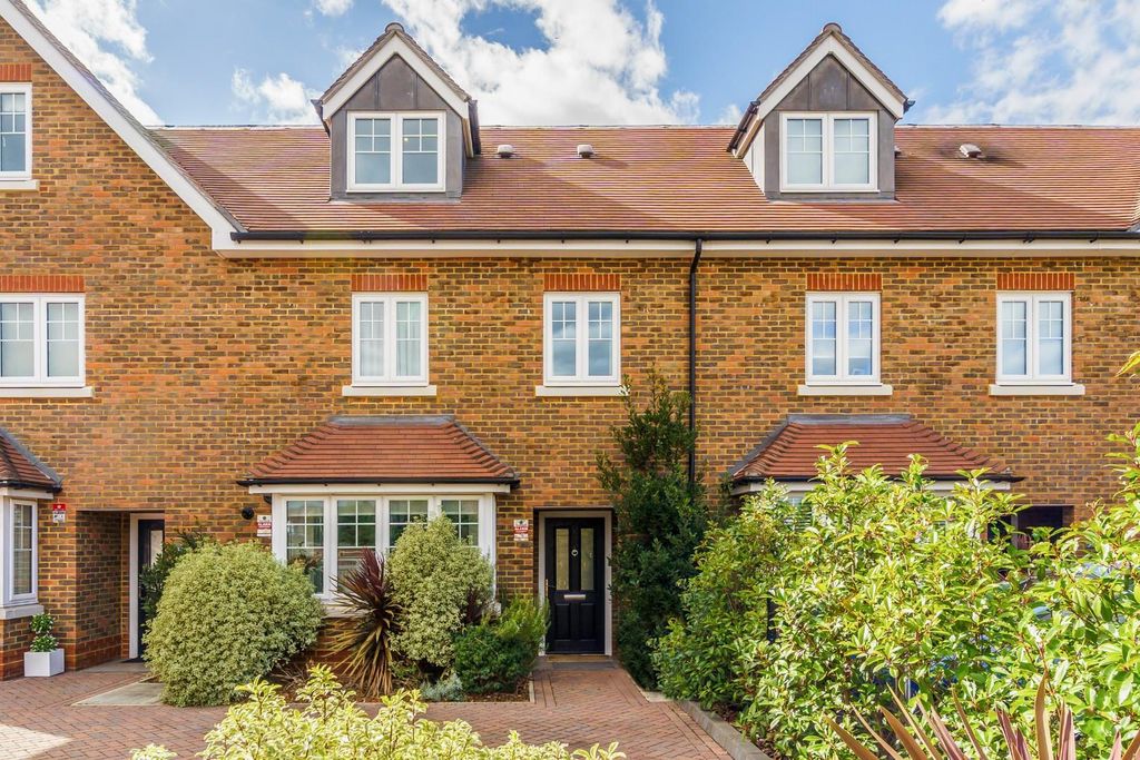 Property photo 1 of 19 Brighton Road