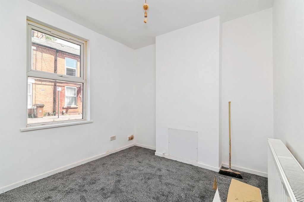 Property photo 3 of 14