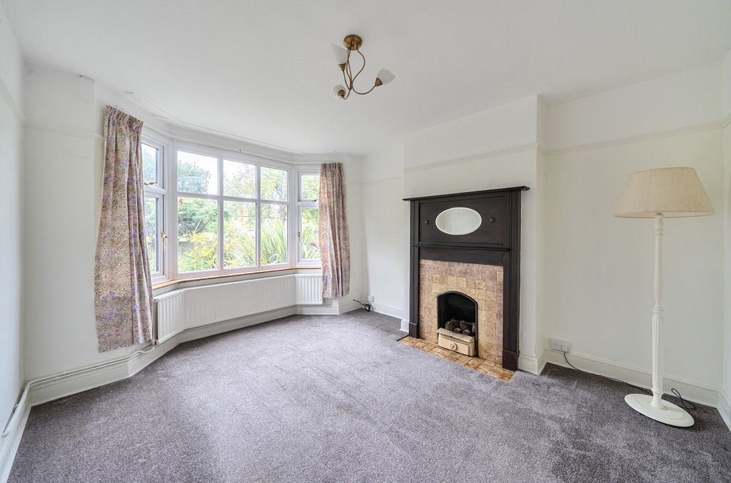 Property photo 3 of 34 Sitting Room
