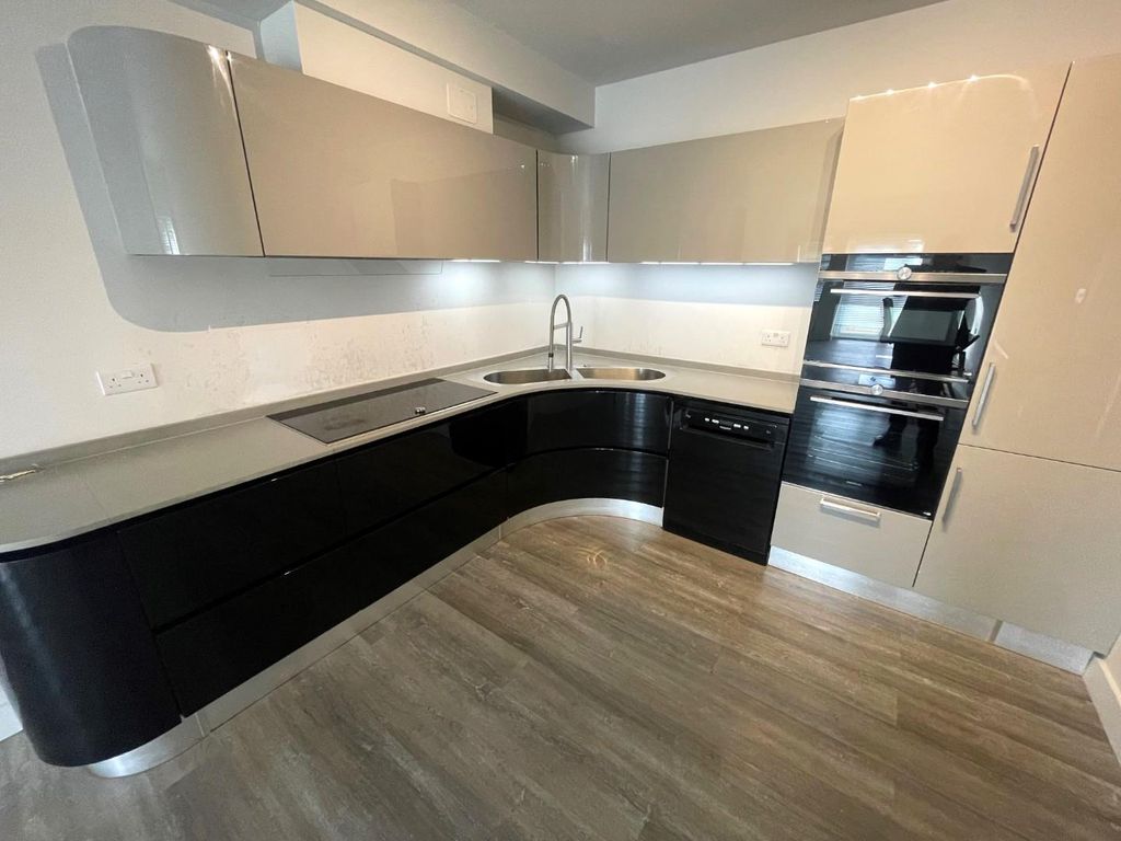 Property photo 2 of 11 Kitchen.Jpg