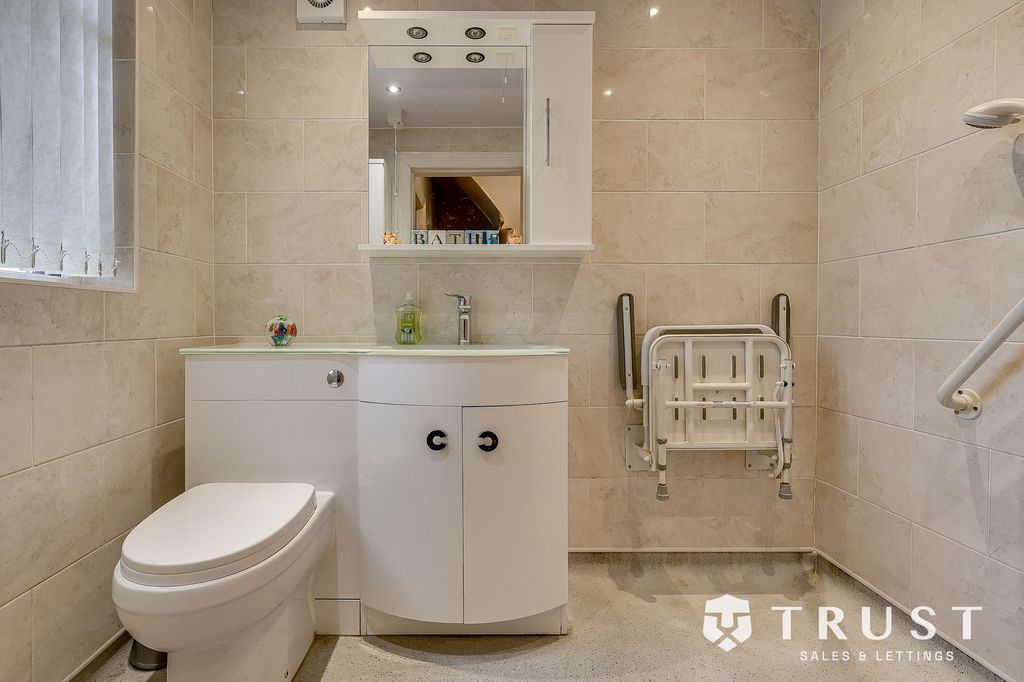 Additional image 18 of 4 bed semi-detached house for saleDeighton Lane, Batley WF17