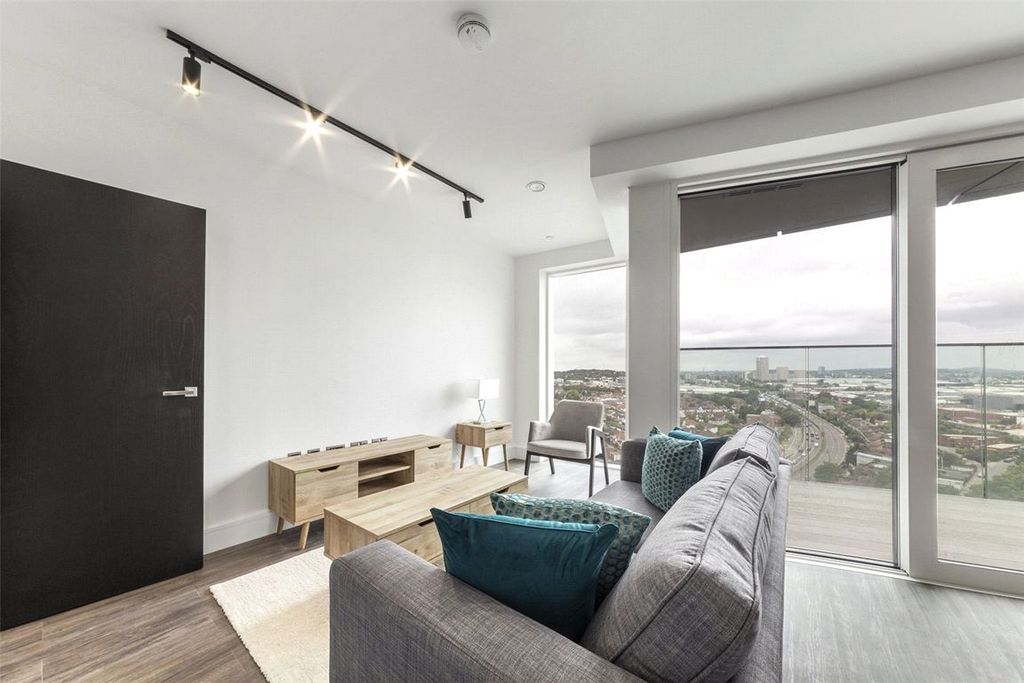 Property photo 2 of 15