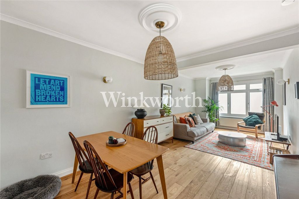 Property photo 1 of 33 Picture No. 34