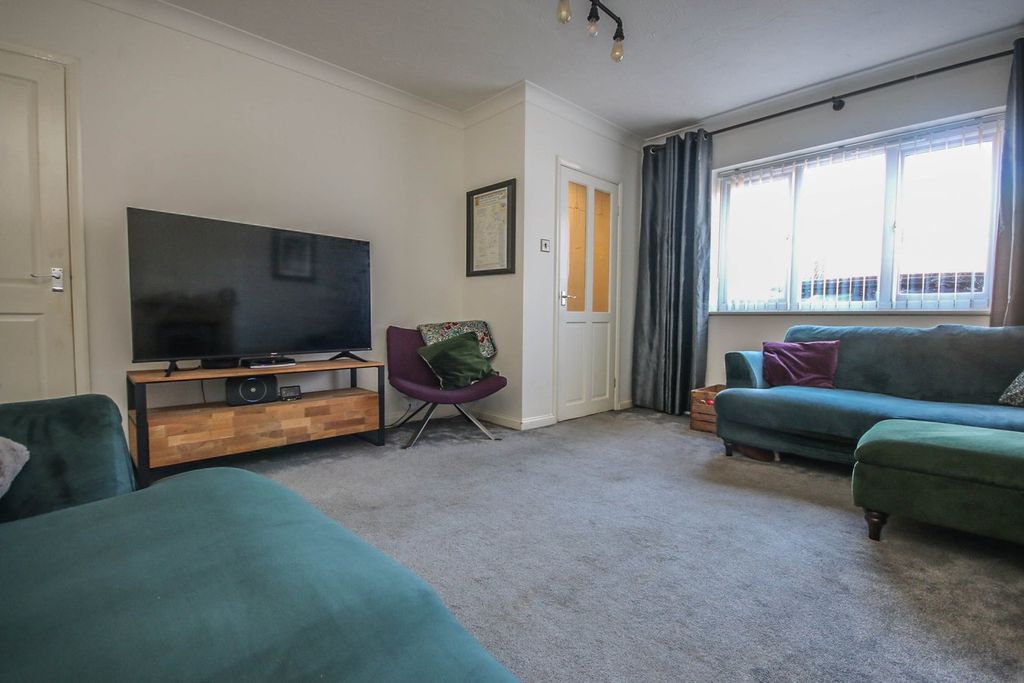 Property photo 3 of 19