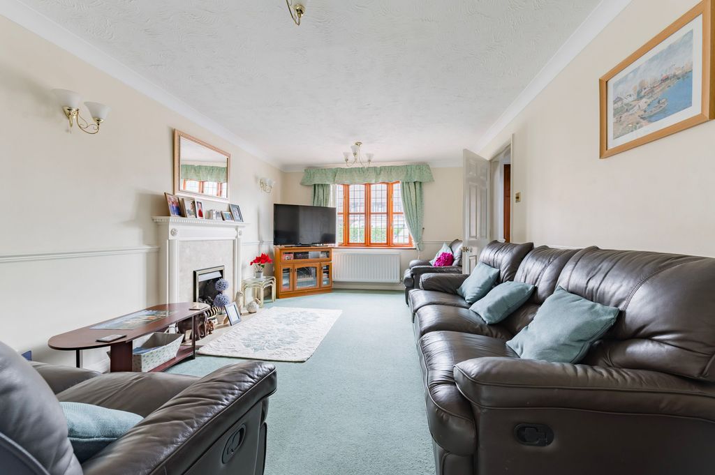 Property photo 3 of 23