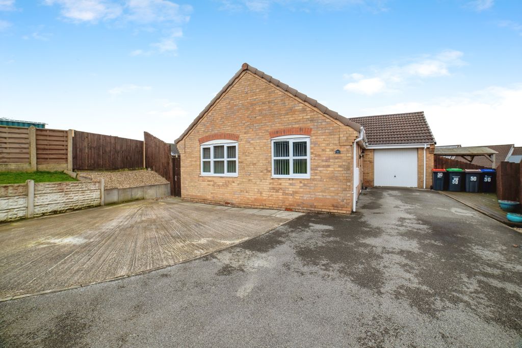 Property photo 1 of 12 Frontage