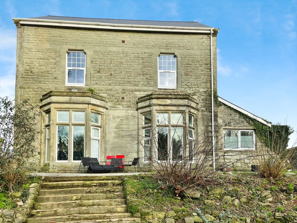 Property photo 1 of 35