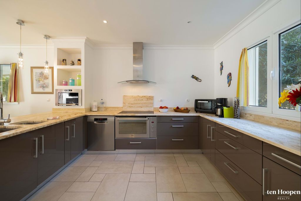 Property photo 3 of 30