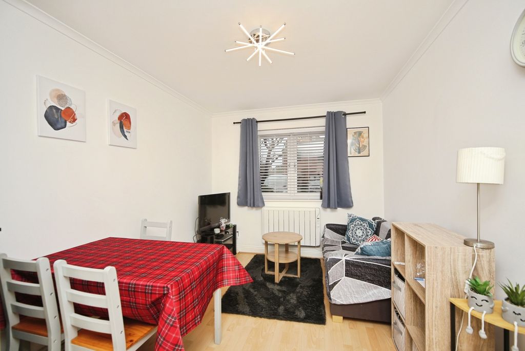 Property photo 2 of 11 Pbox-Img.Jpg