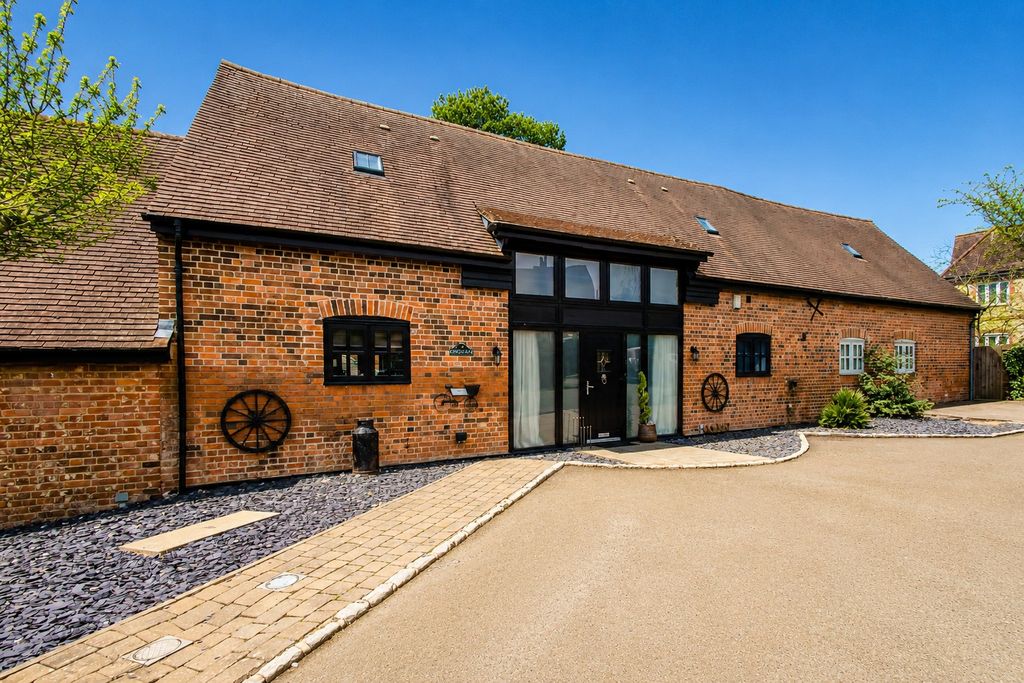 Property photo 1 of 28 4904510