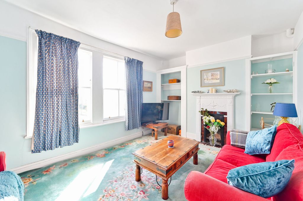 Property photo 1 of 8