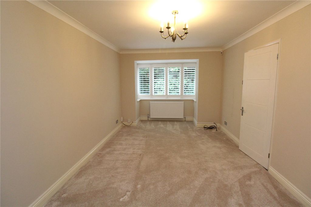 Property photo 2 of 19 Lounge View 1