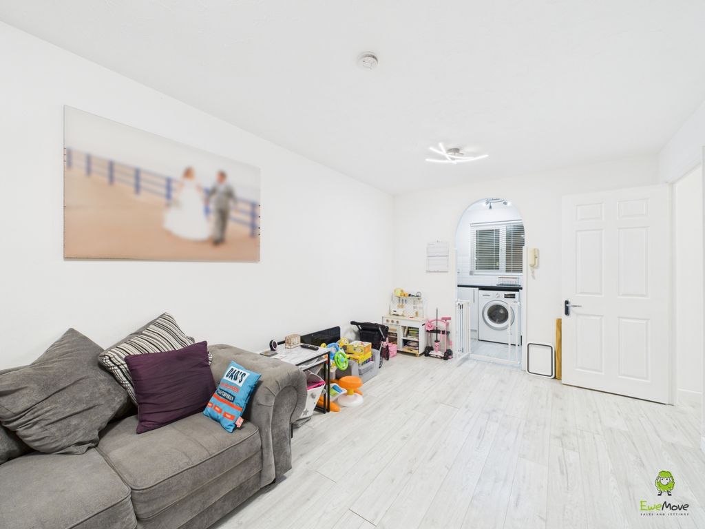 Property photo 2 of 8 Presented By Kevin At Ewemove Bexleyheath And Dart