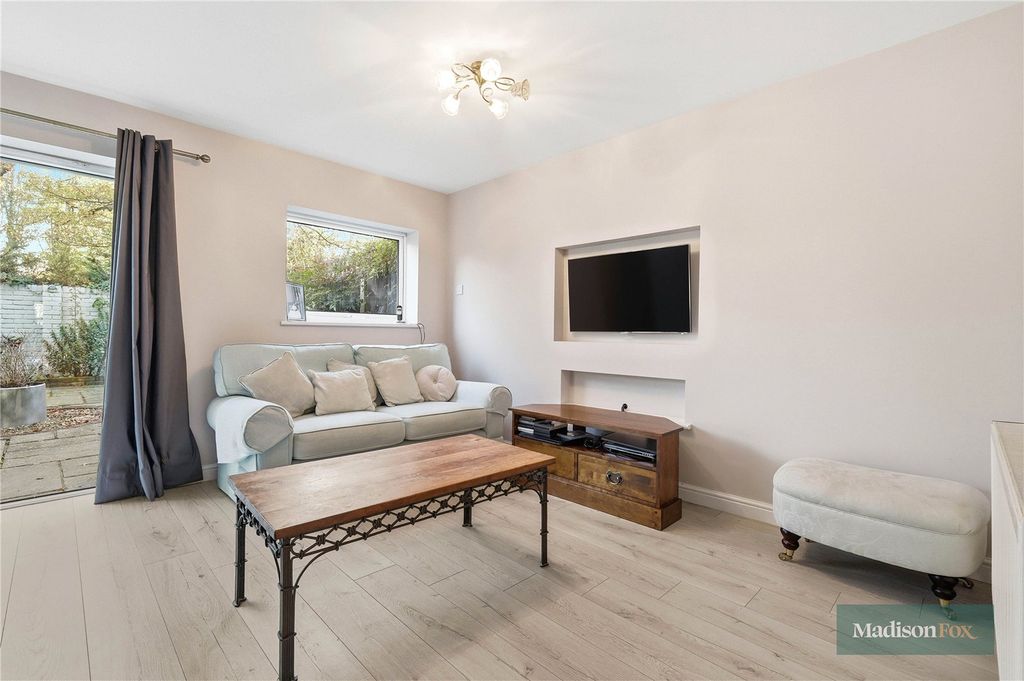 Property photo 3 of 24 Picture No. 52