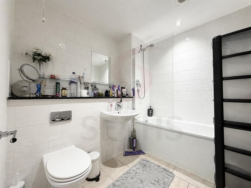 Property photo 1 of 5 Bathroom