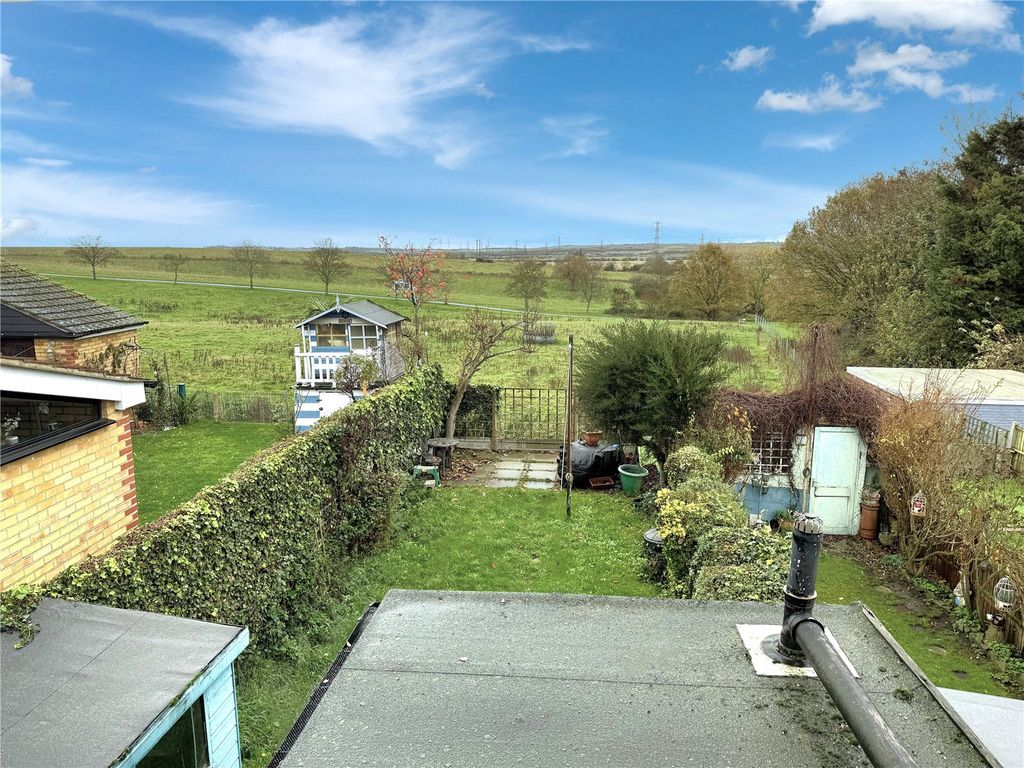 Property photo 2 of 16 Picture No. 02