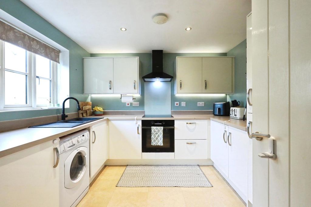 Property photo 2 of 16 Pbox-Img.Jpg