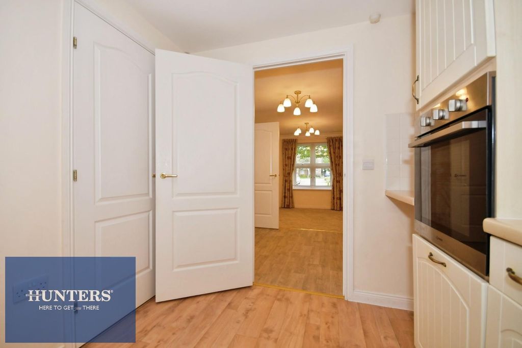 Property photo 3 of 17 Kitchen 02.Jpg