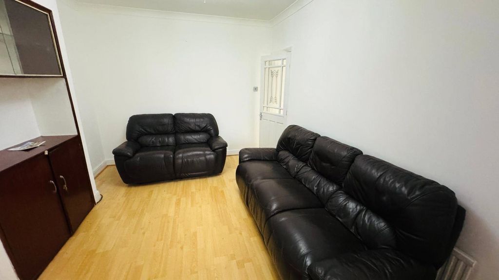 Property photo 3 of 18 Picture No. 07