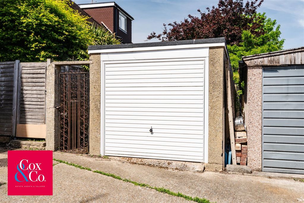 Property photo 3 of 16 81L_7613.Jpg
