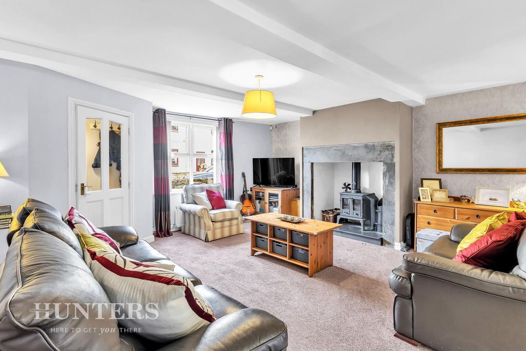 Property photo 2 of 20 Living Room