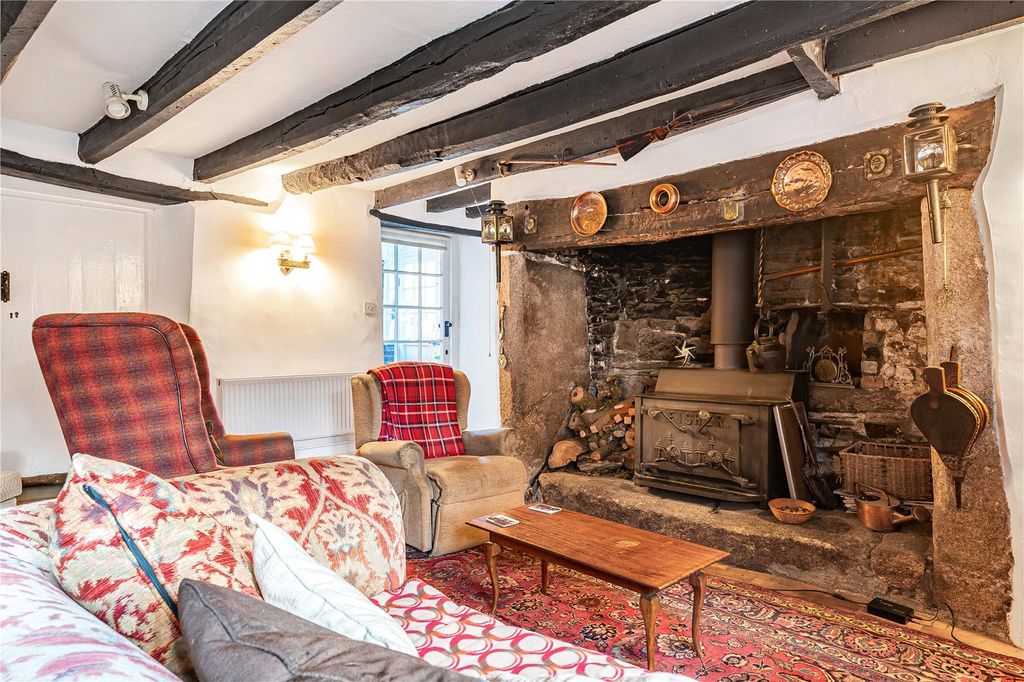 Property photo 3 of 26 Living Room