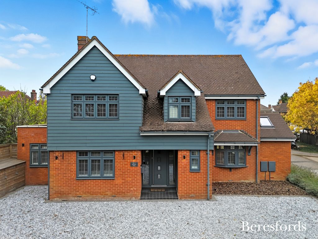 Property photo 1 of 66 Front