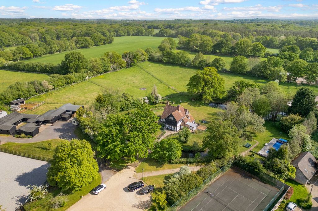 Property photo 1 of 27 Marshalls Farm