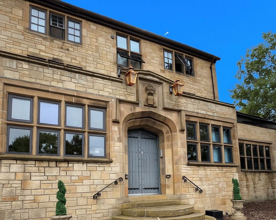 Property photo 1 of 15 Front