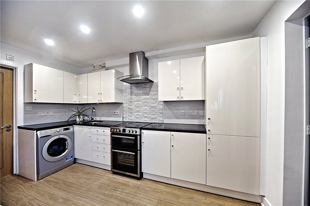 Property photo 2 of 12 Kitchen