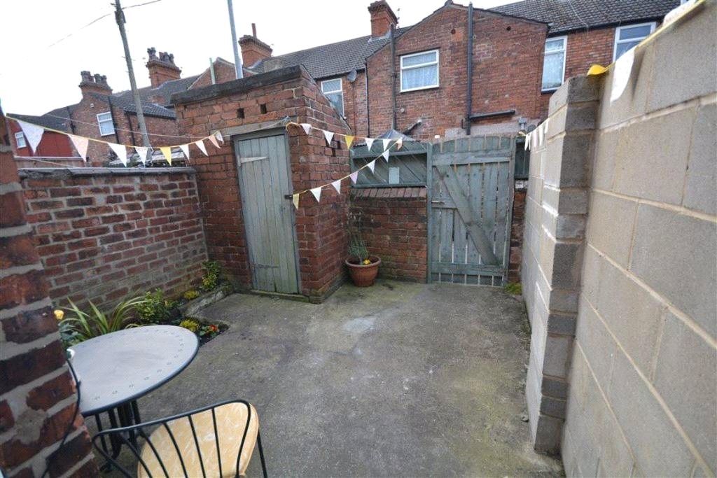 Property photo 3 of 9 Courtyard