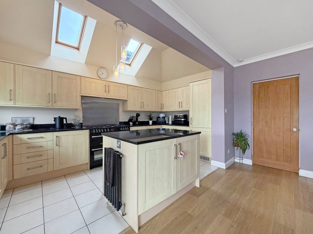 Property photo 2 of 23