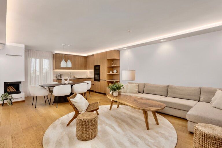 Property photo 2 of 28