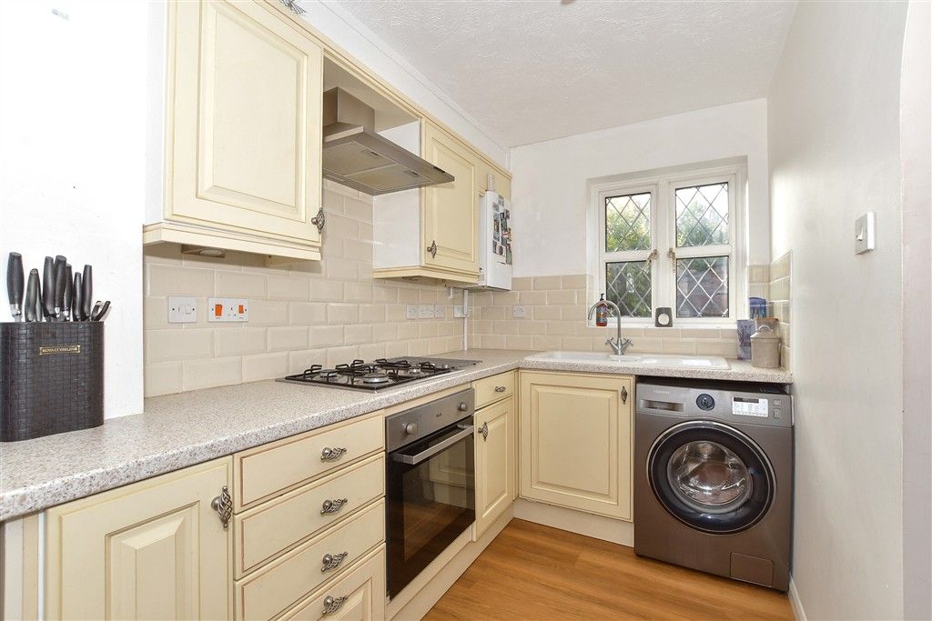 Property photo 1 of 8 Kitchen