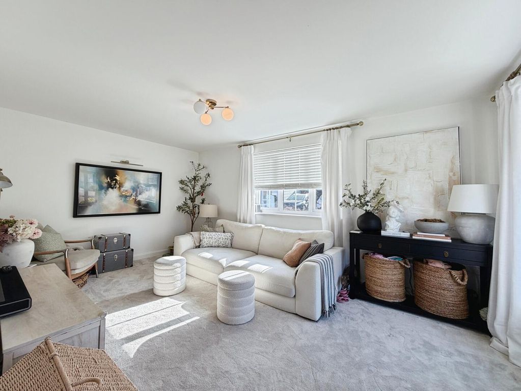 Property photo 2 of 14 Living Room