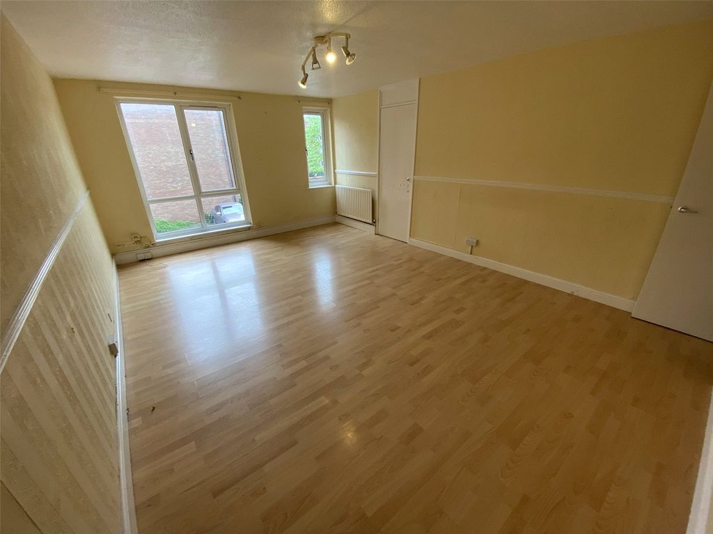 Property photo 3 of 11 Picture No. 10