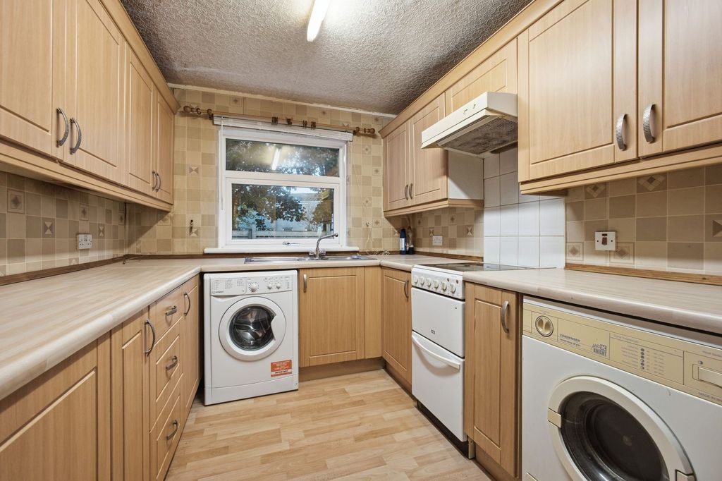 Property photo 3 of 20