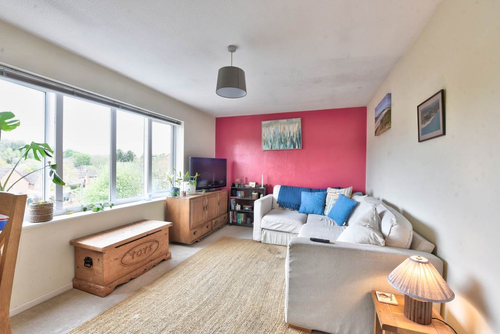 Property photo 2 of 9