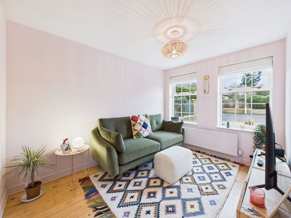 Property photo 3 of 30 Living Room