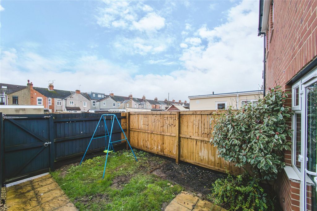 Property photo 3 of 10 Picture No. 02